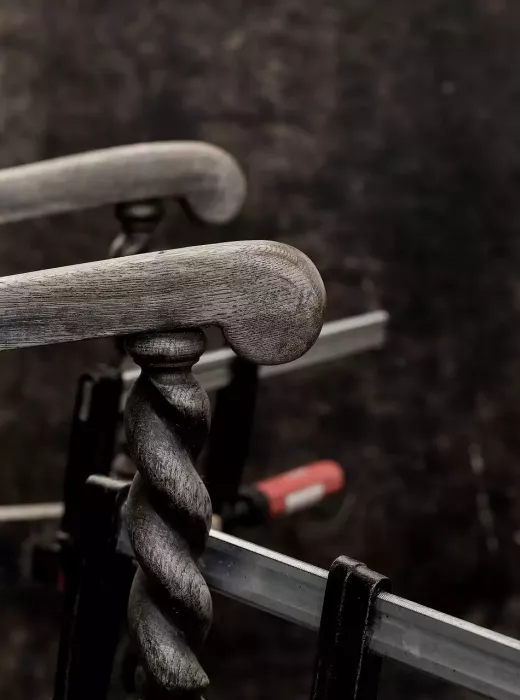 תחביב - שחזור שולחן עתיק